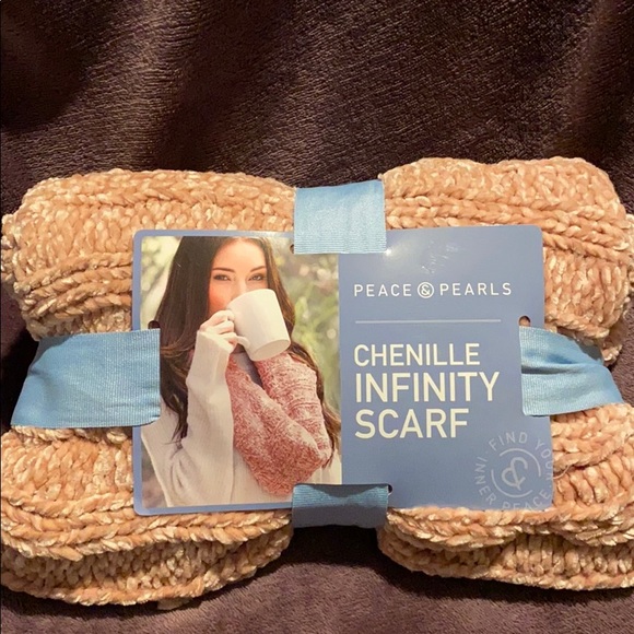 Plush Chenille Infinity Scarf - Picture 3 of 4